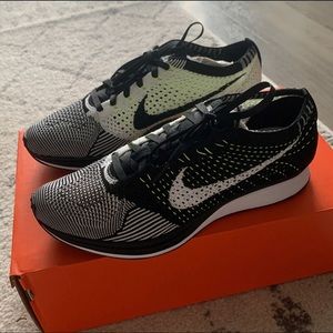2015 Nike Flyknit Racers black/white/volt 9W